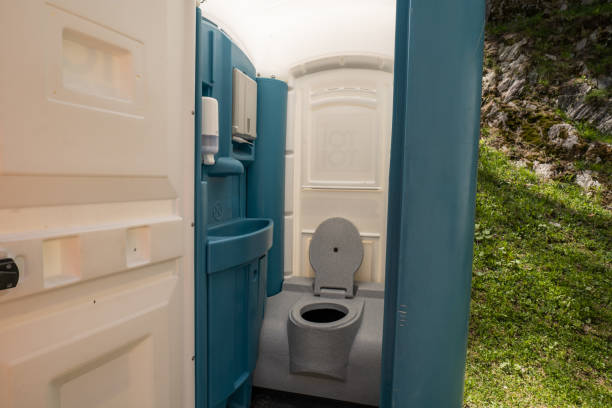 Best Temporary restroom rental  in North Lynnwood, WA
